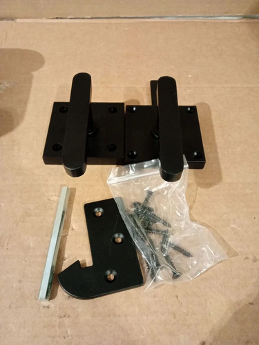 Double sided gate - double, latch